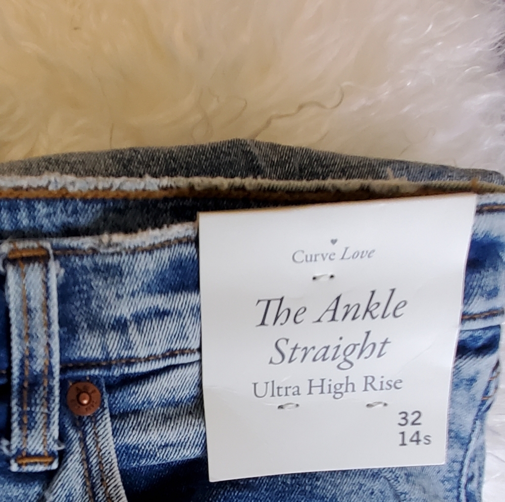 Curve Love "The Ankle Straight" Ultra High Rise